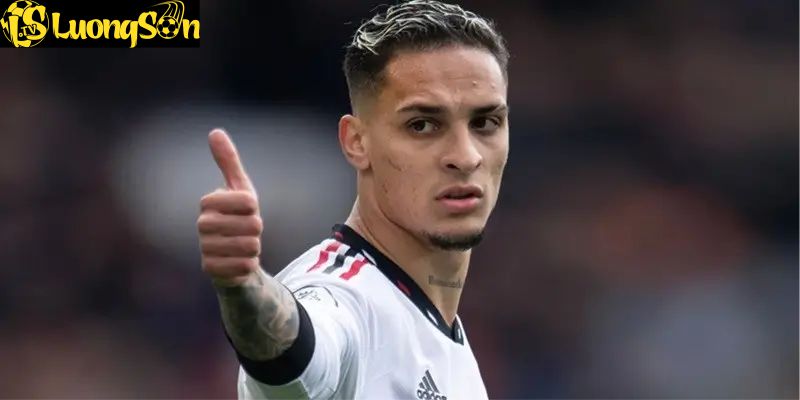 Antony Phấn Khởi: Cuộc Chuyển Mình Sau Khi Rời Man Utd 5 Antony đã có thời gian khó khăn tại Man Utd